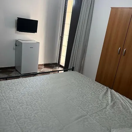 招待所 La Matrice 帕尔米